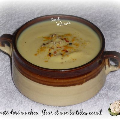 Velouté doré au chou-fleur et aux lentilles corail 