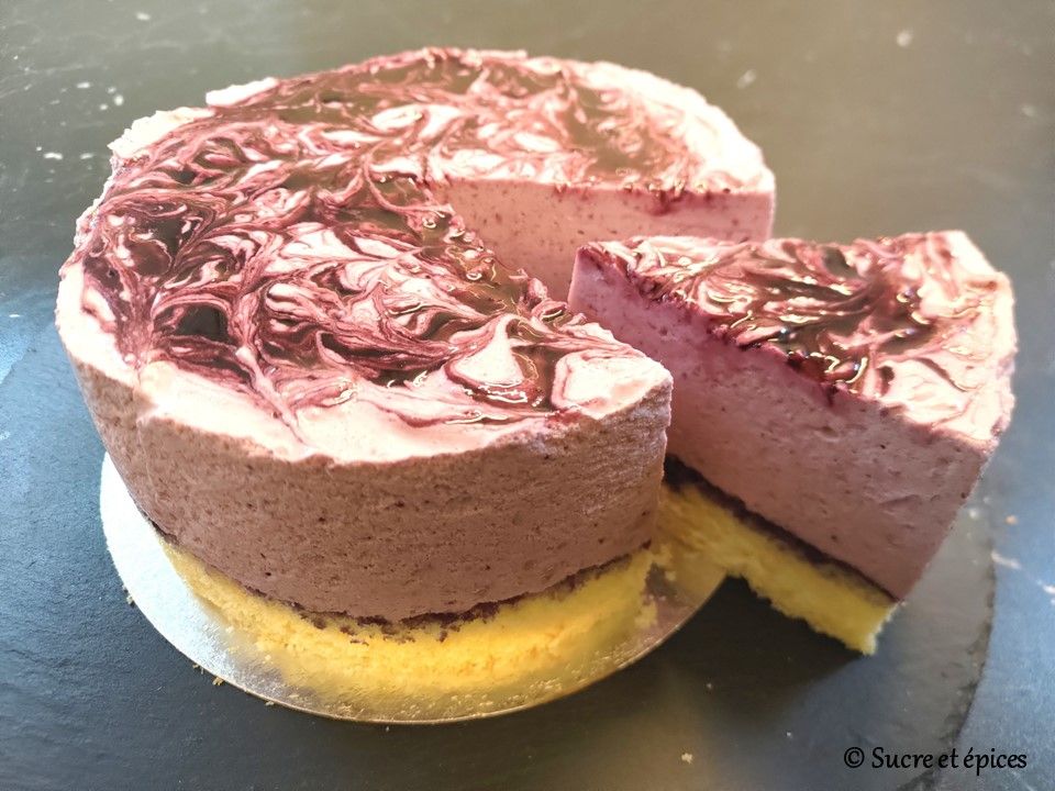 Magnifique gâteau mousse aux myrtilles pour la fête des mamans - Recette en vidéo