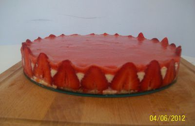 Entremet aux fraises et mousse de mascarpone à la vanille