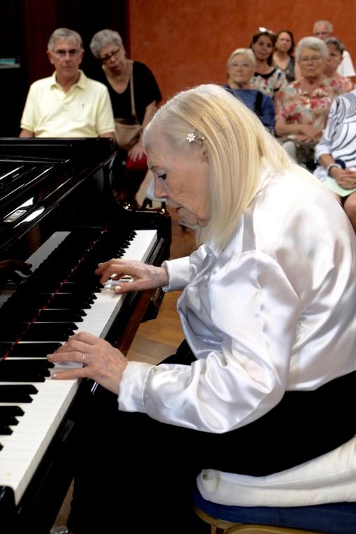 Salies-du-Salat. Concert de Marie-Thérèse au casino