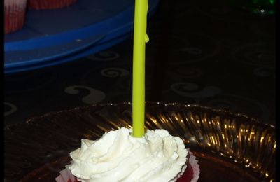 Cream cheese frosting.
