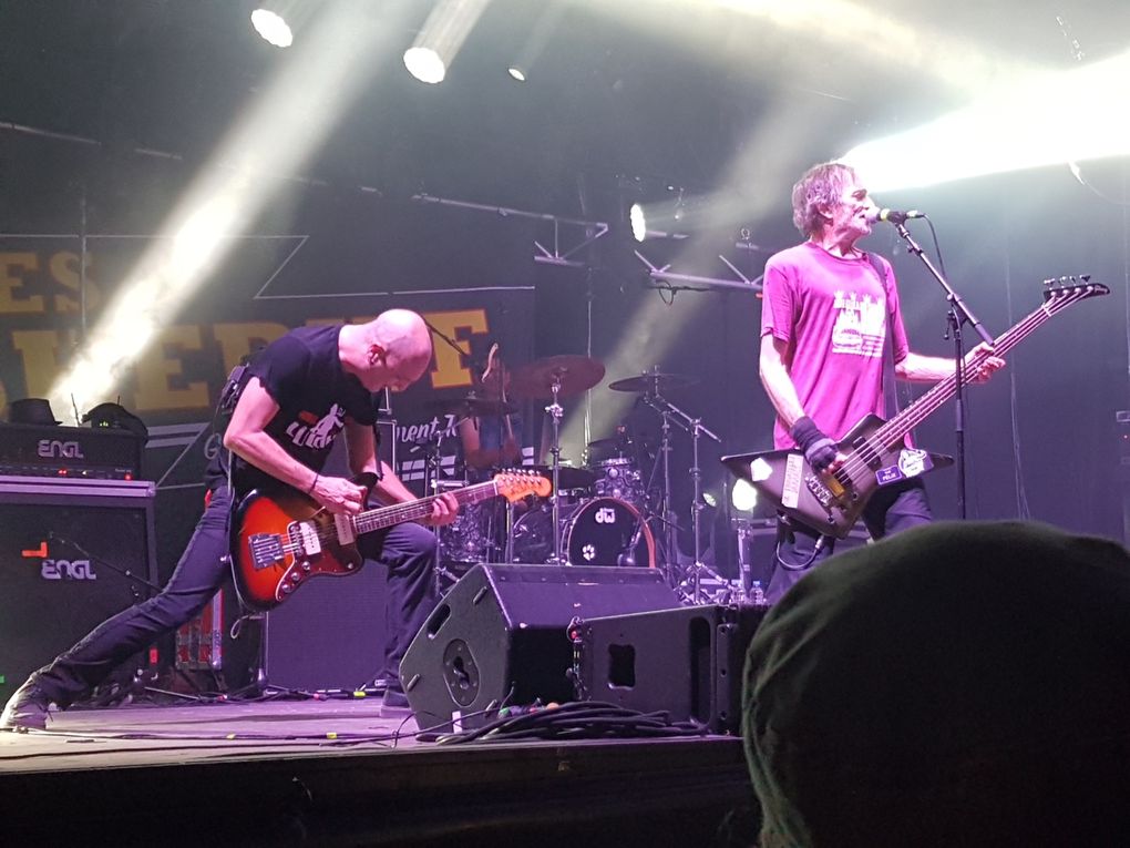 Mazères sur Salat le concert des Sheriff a commencé 