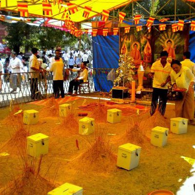 FETE "PCHUM BEN" AU CAMBODGE