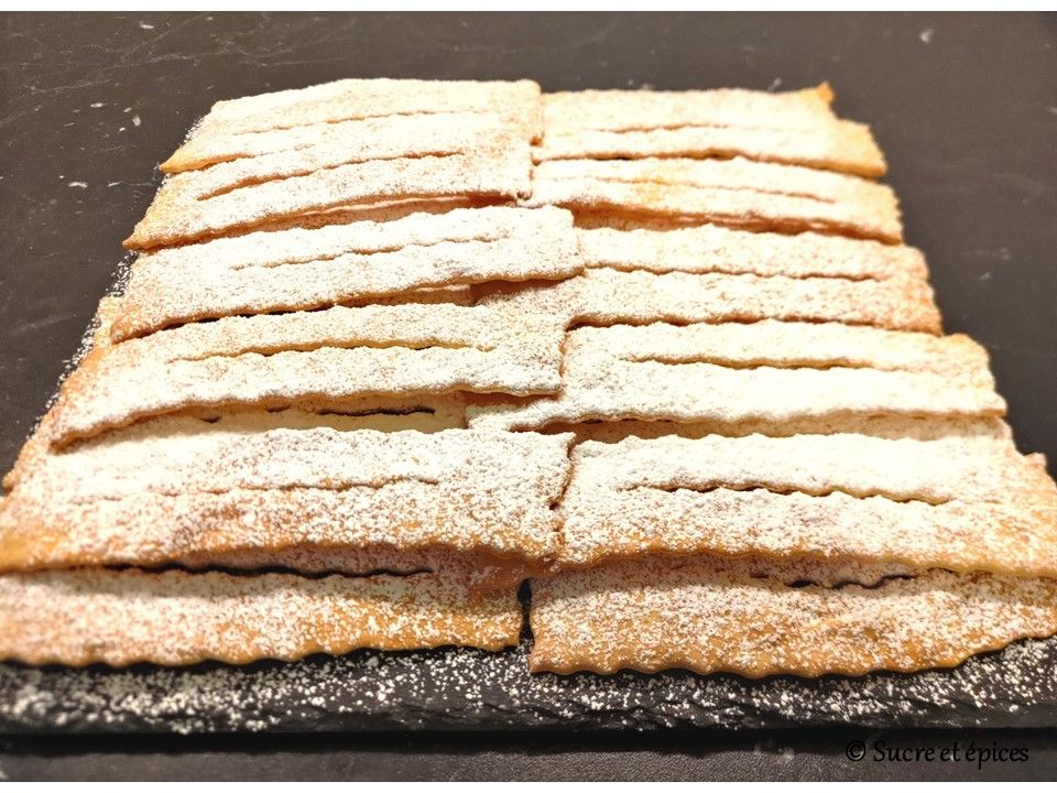 Beignets italiens Chiacchiere au four - Recette en vidéo