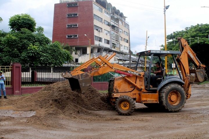 Vecinos de Valencia destacan activación oportuna del dispositivo de atención a familias afectadas por lluvias (+Fotos)
