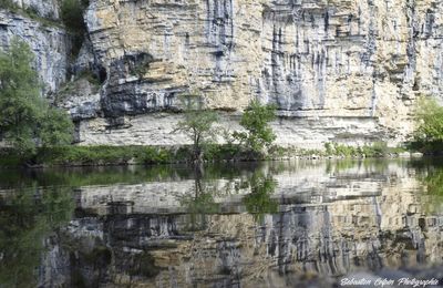 Falaises de la vallée de la dordogne dans le Lot