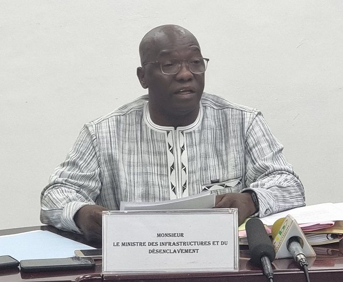 Le ministre des Infrastructures et du Désenclavement, Adama Luc Sorgho