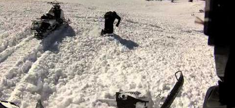 Sauvetage d'un ami pris par une avalanche