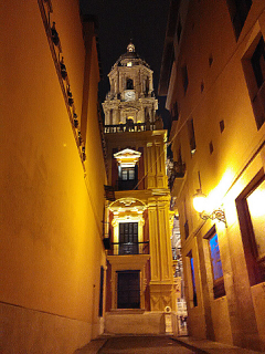 Malaga de noches y sus maravillas escondidas 