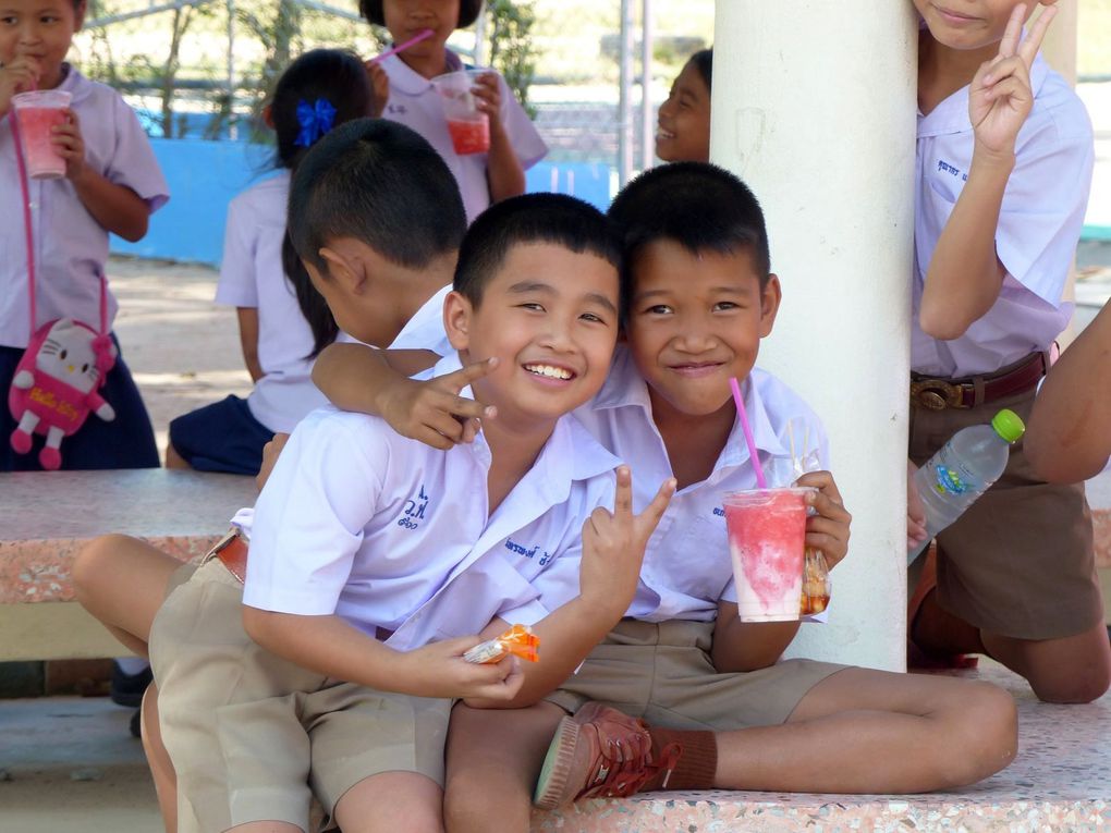 Visages de Thaïlande (24-08) - A l'heure de la récré !