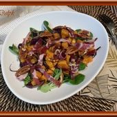 Salade de mâche, patate douce, oignon rouge et coppa