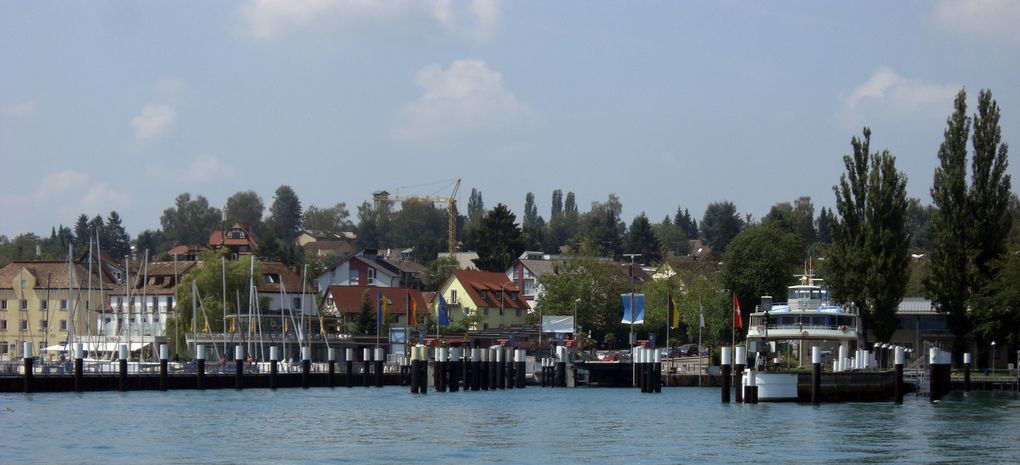 Lindau-Insel au bord du lac de Constance ou Bodensee, à la rencontre des frontières allemande, autrichienne et suisse.
