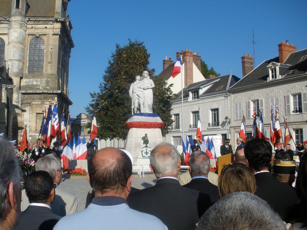 Le 26 septembre 2009, une rue des harkis a été inaugurée à DREUX dans l'Eure-et-Loire en présence de près de 300 personnes. Une délégation de l'ACH-ID était pésente.