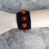 Bracelet noir orné de perles en forme de coeur | Création vêtements | Martinique | PHANTEZI