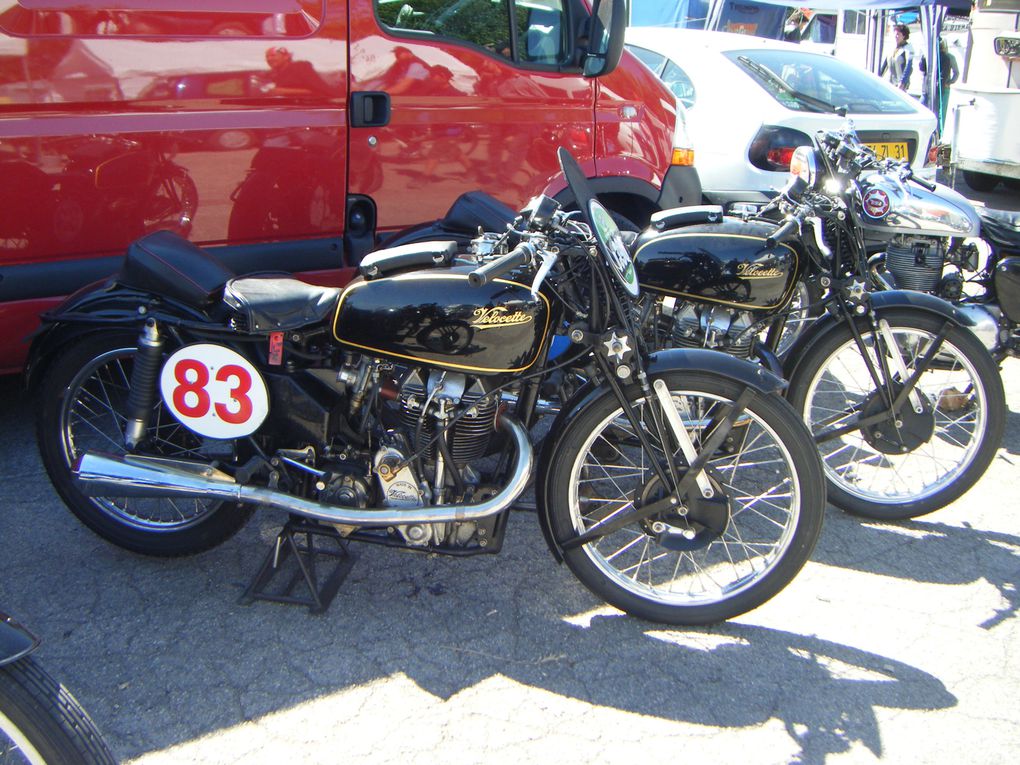 Les coupes moto légende ont eu lieu le week-end du 30 et 31 Mai 2009.
Voiçi 2 albums photo concernant un panache de motos de 1900 à 1990.QUE DU BONHEUR!
Félicitations à toute l'équipe de MOTO LEGENDE.Cliquez sur les 2 albums photos.VINCENTEAM