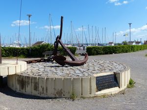 Narbonne plage  côté port . 