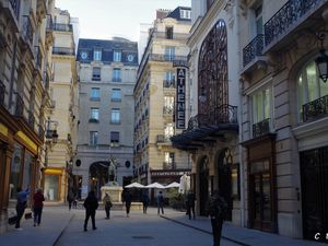 Square de l'Opéra Louis Jouvet - passage de la rue Edouard VII - Théâtre et statue Edouard VII