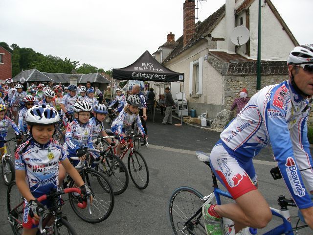 Album - edv--La-Neuville-en-Hez--le-29.05.10