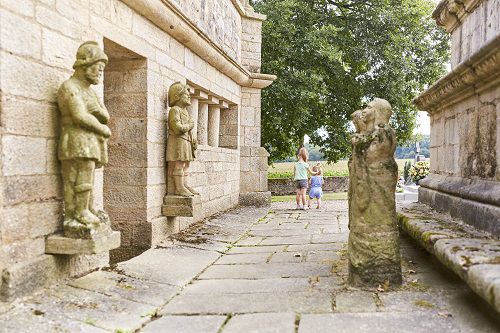 VILLAGE ET CALVAIRE MONUMENTAL DE GUEHENNO