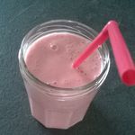 Smoothie lait d'amande, fraises et banane