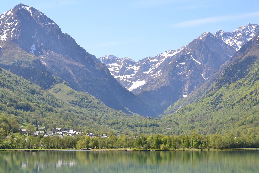 Toutes les photos  par liber-t , le village de Loudenvielle , l'aire pour camping-car , la montagne , le lac , les moutons , les vaches .