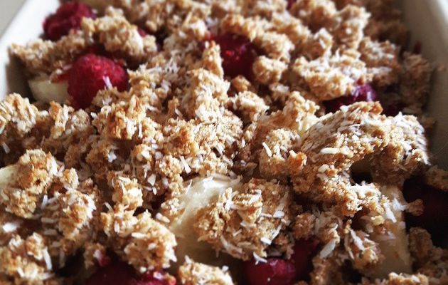 • Le Crumble Noix de Coco, Banane & Framboise •