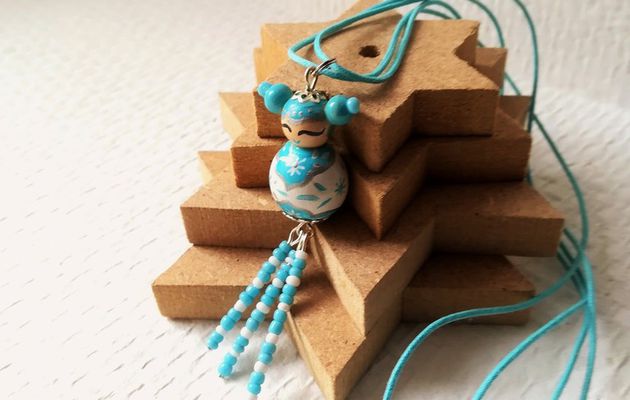 Collier Kokeshi "Fuyuko : Enfant de l'hiver"