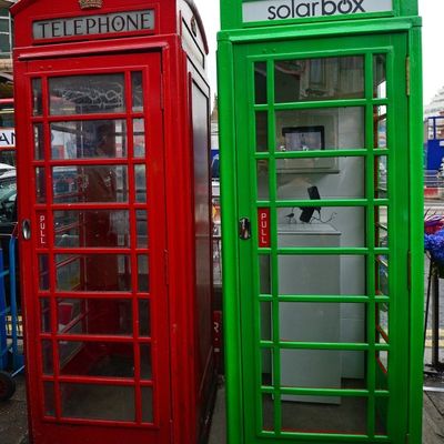 Les cabines téléphoniques londoniennes passent du rouge ... au vert!