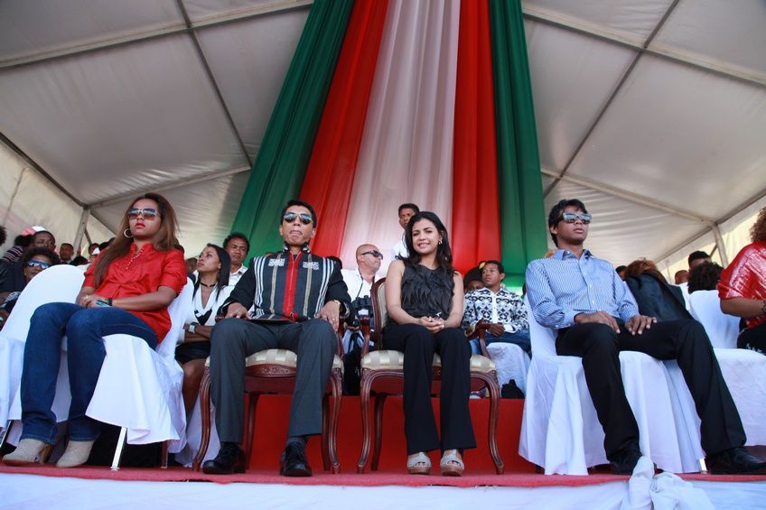 Dans le cadre du IIè anniversaire de la IVèRépublique, le couple présidentiel, Andry et Mialy Rajoelina, a inauguré le «Coliseum de Madagascar» sis à Antsonjombe. 5è partie. Photos: Harilala Randrianarison