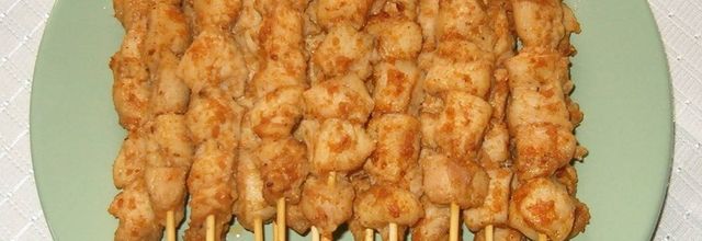 Minis Brochettes de Poulet au Saté
