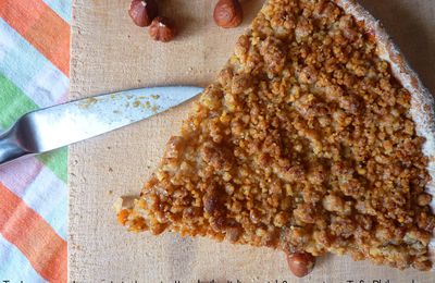 Tarte croquante aux abricots, noisettes, huile d'olive, miel & romarin