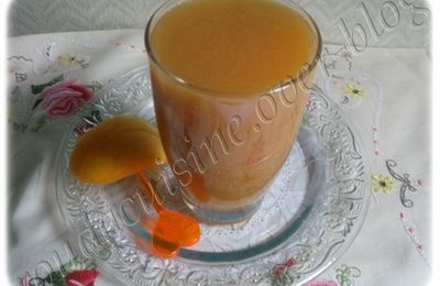 Jus pêche-abricot
