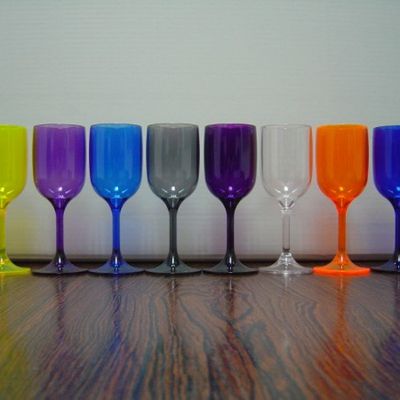 VERRE A VIN INCASSABLE EN POLYCARBONATE COULEUR