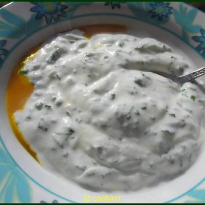 Oeufs pochés au yaourt (Cilbir-Turquie)  "c'est pas le top"
