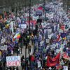 Plus de 100 000 personnes manifestent à Londres