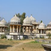 Cénotaphes des mahârâjas du Mewâr à Ahar - Udaipur - LANKAART