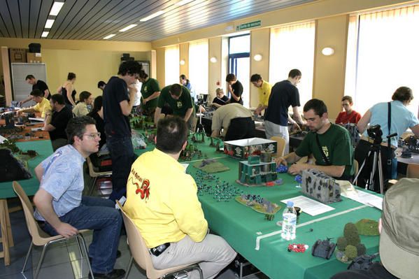 Quelques instantanés du <strong>Tournoi Warhammer 40K</strong> des 24 et 25 juin 2006 organisé par l'asbl Esprits joueurs à la salle du Calva, rue Pecher à Mons.