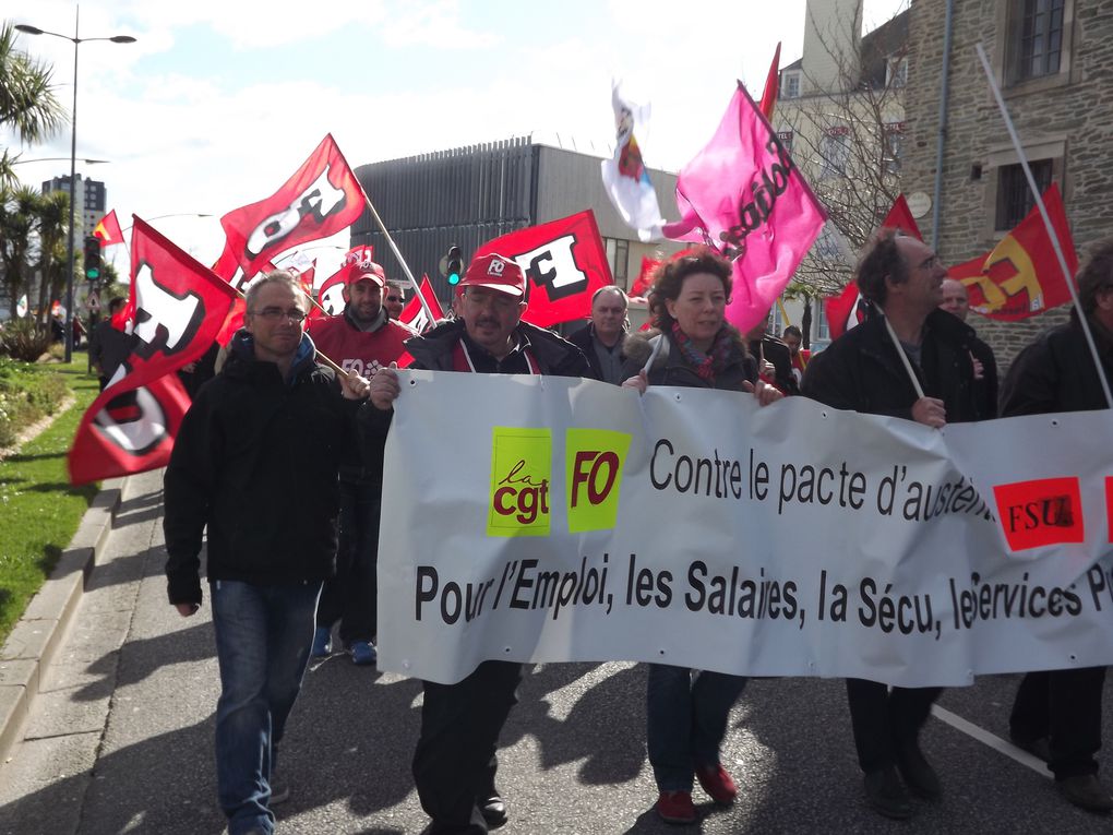 Manifestation unitaire pour l'emploi, les salaires, les retraites en refusant l'austérité et le pacte dit de compétitivité