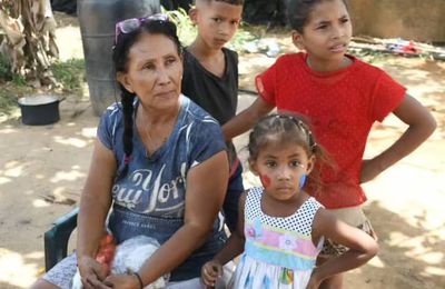 Abuela en sector La Guásima de Libertador solicita ayuda para manutención de cinco nietos huérfanos