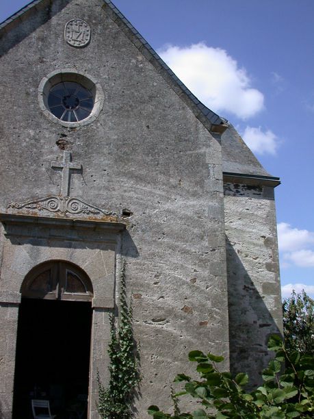 Ben c'est clair non ? Ce sont les photos de la chapelle lors de notre achat !