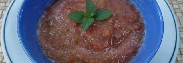 Potage glacé tomate-concombre-menthe