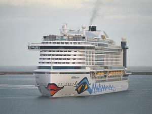 En images, l'arrivée de l'AïdaPrima à Cherbourg