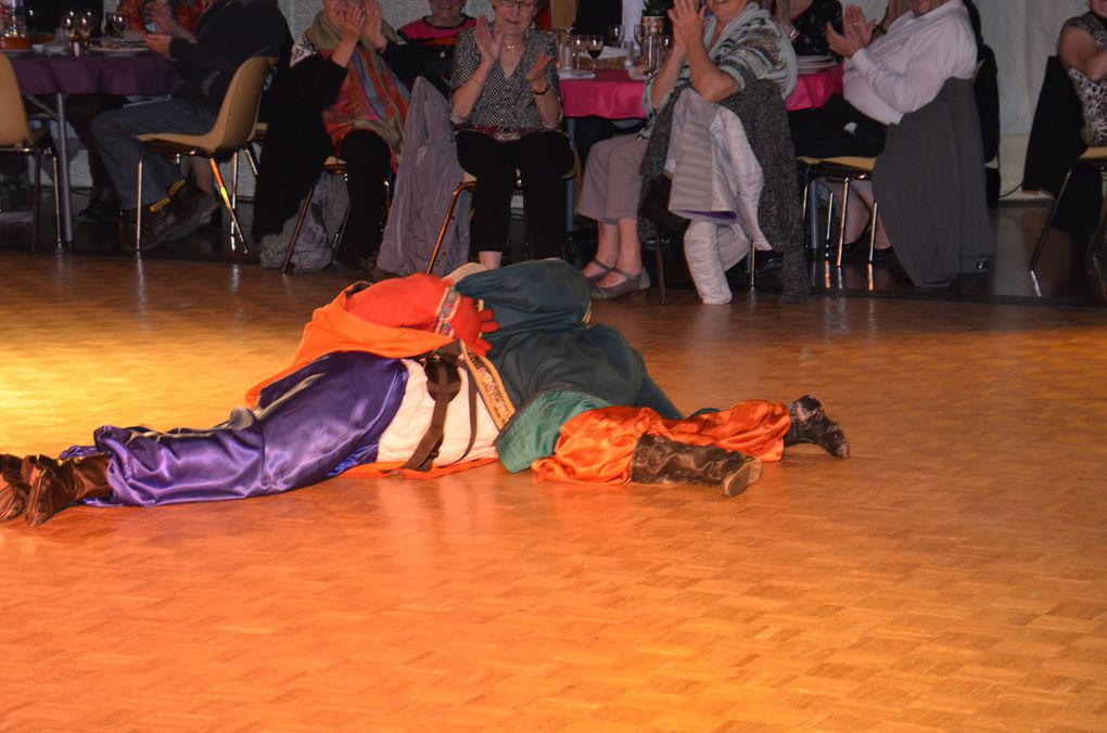 Très belle ambiance lors de la soirée Russe organisée par "Musica Danse" Ecole Scherzo de Trouy, avec l'ensemble Yulishka (Bourges) et les Ballets du Prince Igor (Paris) 