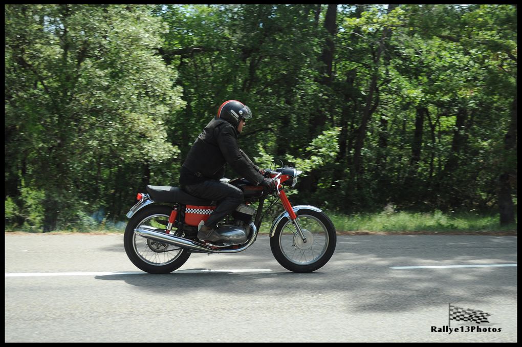 Album - Montee-historique-du-Colombier-les-motos