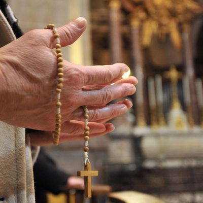 Pédophilie: journée de prière pour les évêques qui s'excusent pour leur "silence"