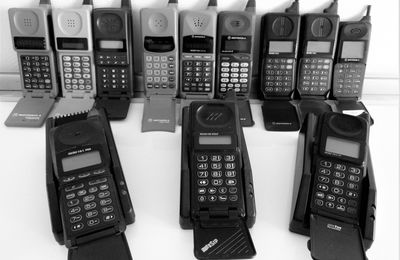 L'histoire des téléphones vintages MOTOROLA la série MicroTAC de 1989 à 1998. 