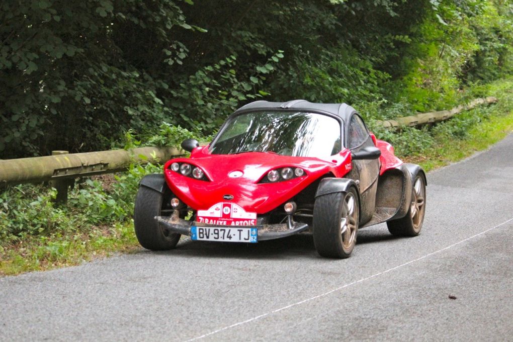 rallye cartoraphique artois lys 2012
la grange au damier st venant anciennes mg porsche alpine ferrari r8 simca alfa caterham lotus