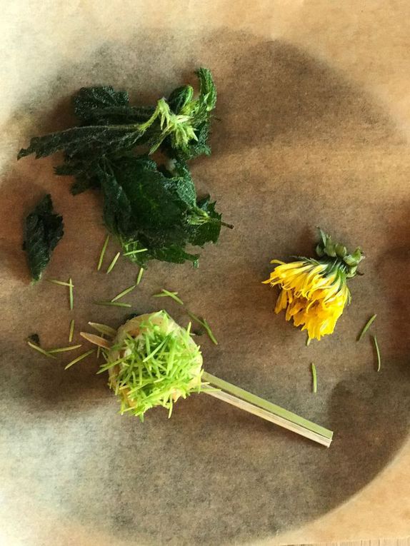 Dîner dégustation avec un chef finlandais Sami Tallbergom   à base de "fleurs et herbes aromatiques fraîches" . Nous étions invités par des amis de l'école, gérants/copropriétaires du restaurant. Une belle soirée!