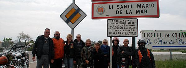 LES SAINTES MARIE DE LA MER: DES BIKERS AU PAYS DES GITANS(1)