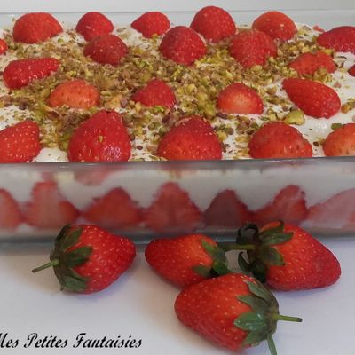 Tiramisu fraises - Pistaches : "Mes Petites Fantaisies" a 4 ans ! 